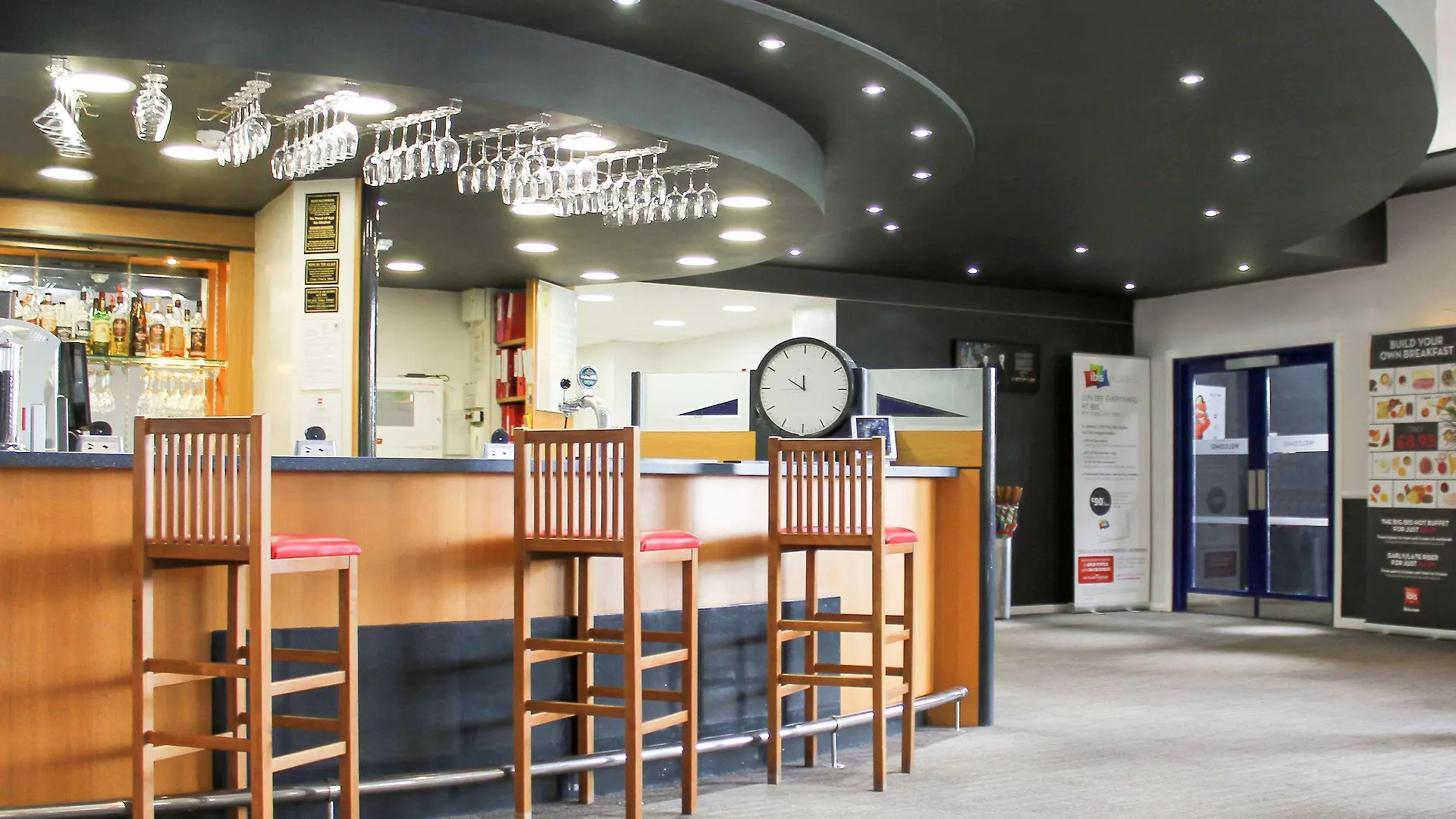 Ibis Cardiff Gate - International Business Park Hotel