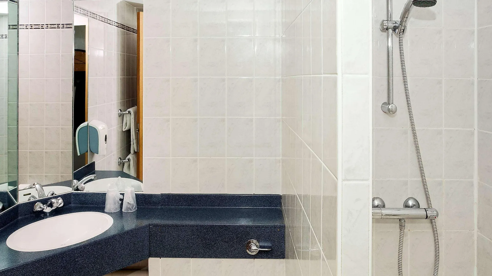 Ibis Cardiff Gate - International Business Park Hotel 3*,  United Kingdom