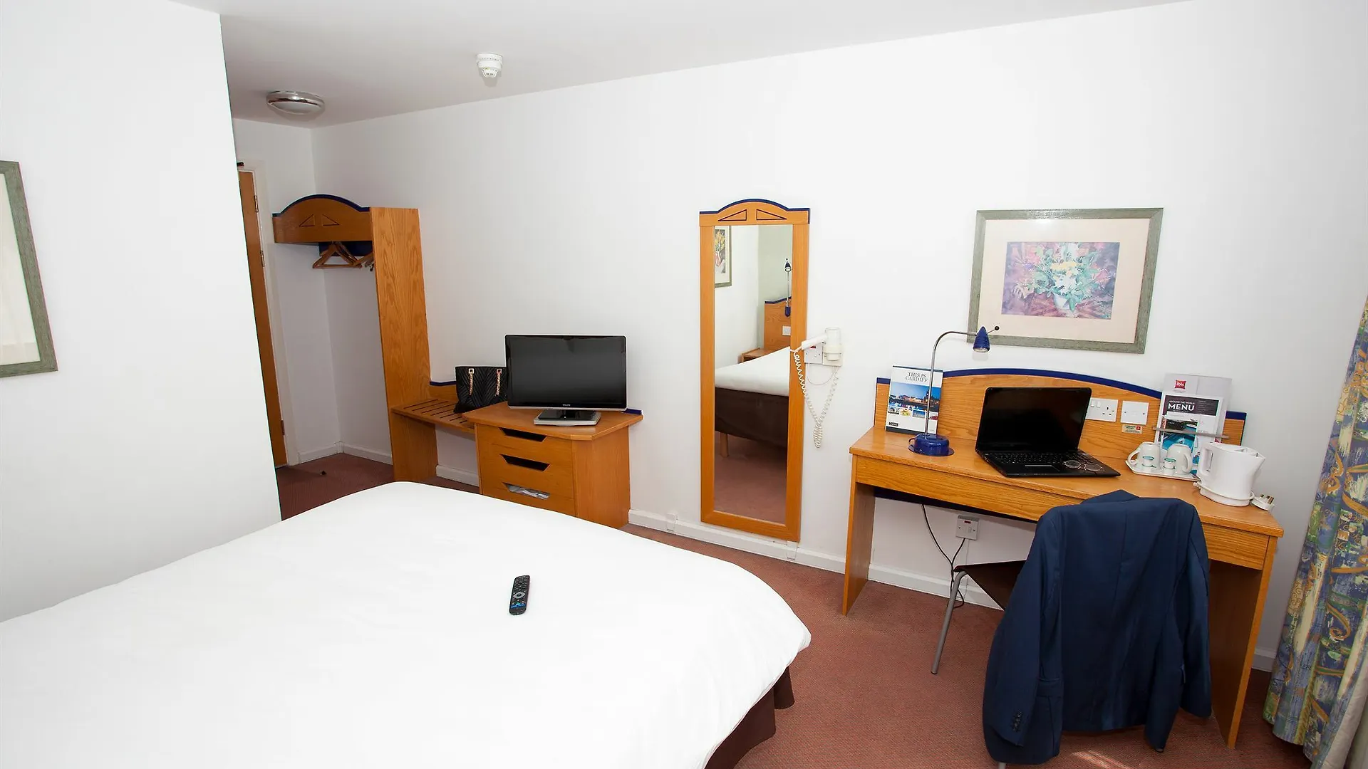 Ibis Cardiff Gate - International Business Park Hotel