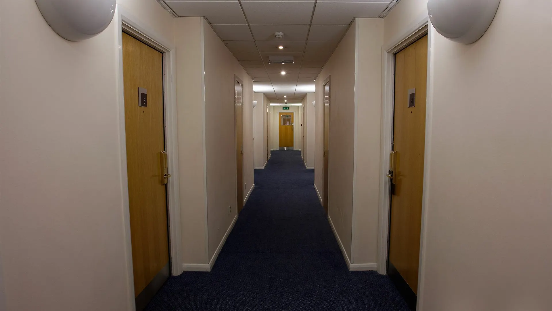 Ibis Cardiff Gate - International Business Park Hotel