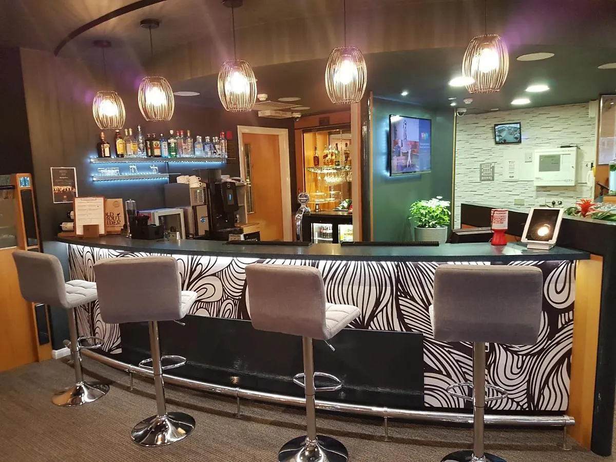 Ibis Cardiff Gate - International Business Park Hotel