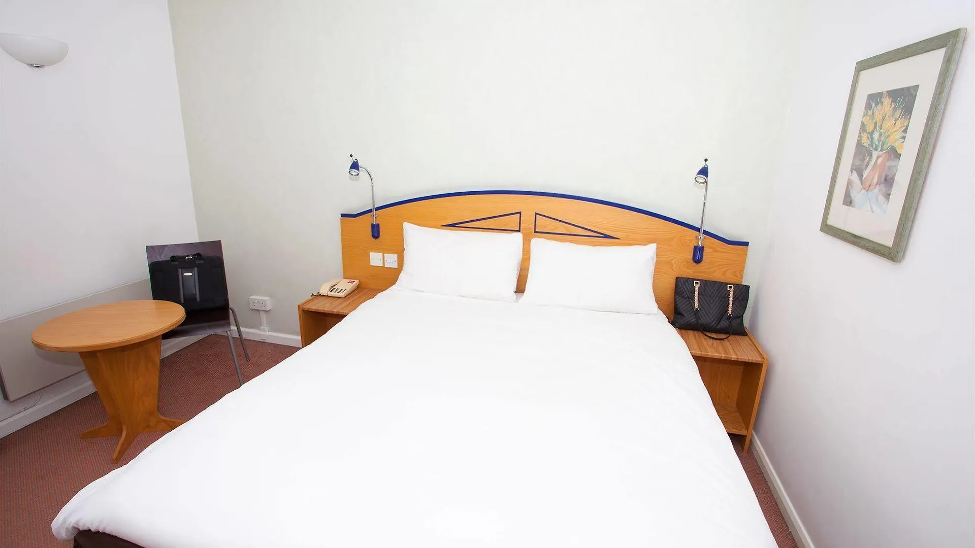 ***  Ibis Cardiff Gate - International Business Park Hotel United Kingdom